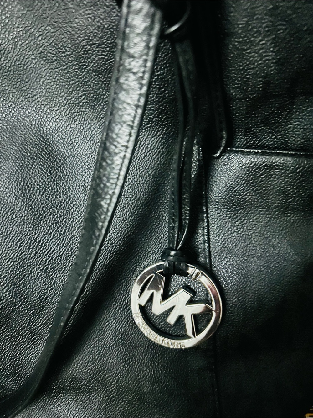 Michael Kors Jet Set Black Signature Tote W/Silver Hardware - Picture 2 of 7